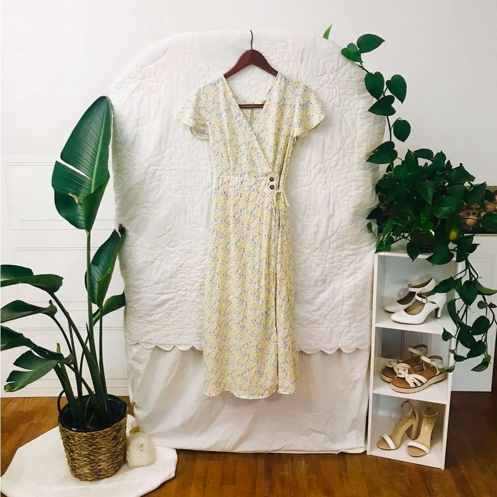 NWOT Sienna Sky Floral Maxi Dress 💐